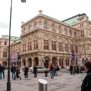 Alloggio in famiglia Opera Am Operneck Self Check In, Vienna